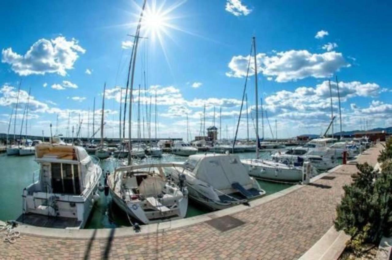Yacht Suite Marina Di Grosseto Eksteriør billede