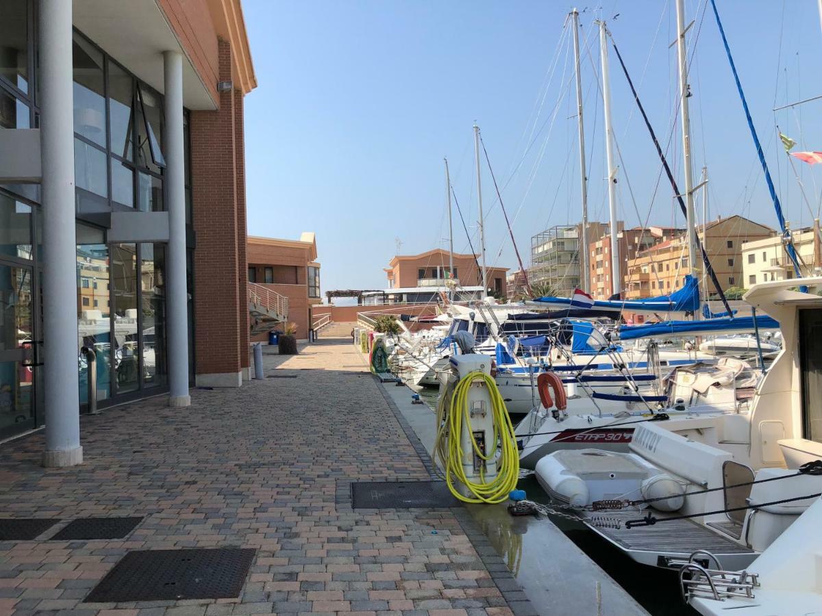 Yacht Suite Marina Di Grosseto Eksteriør billede