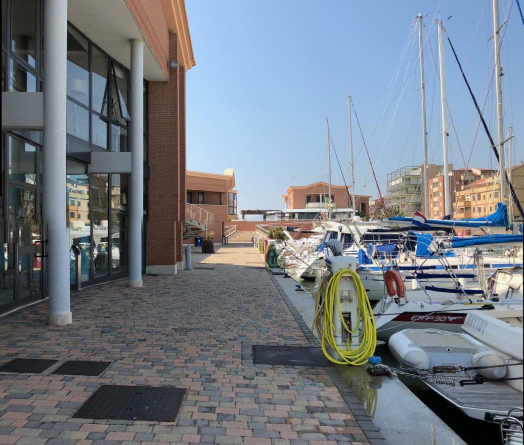 Yacht Suite Marina Di Grosseto Eksteriør billede